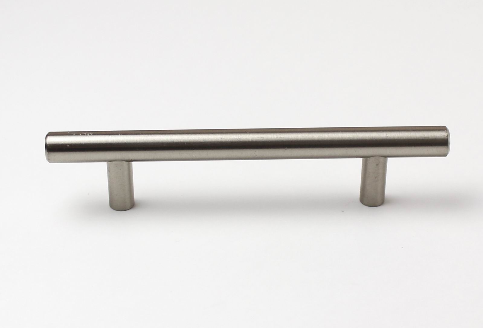 63826 úchytka HRAZDA rozteč 96mm broušený nikl