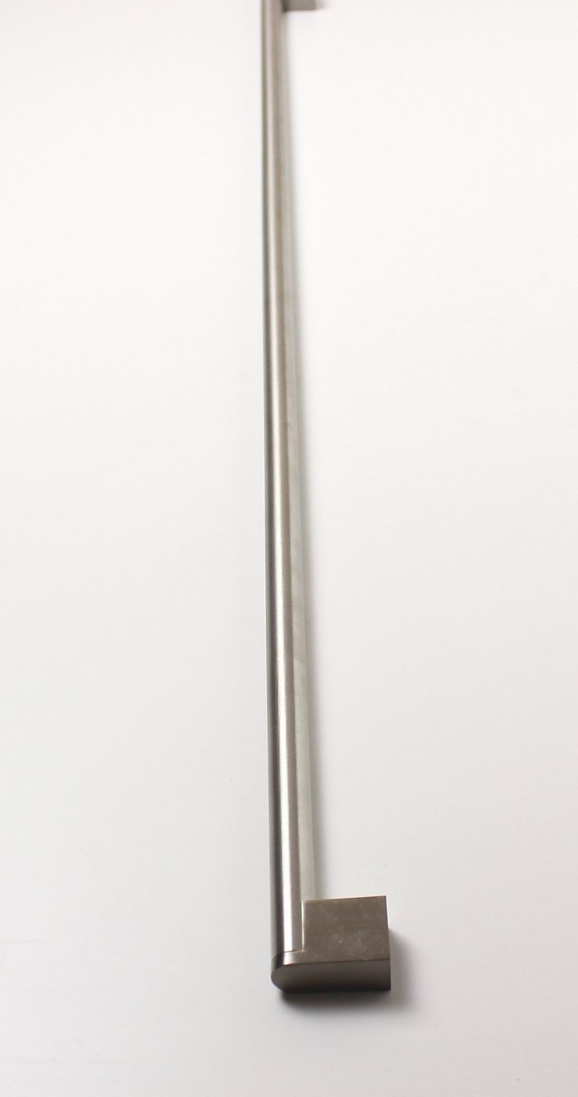 63832 úchytka HRAZDA rozteč 608mm broušený nikl