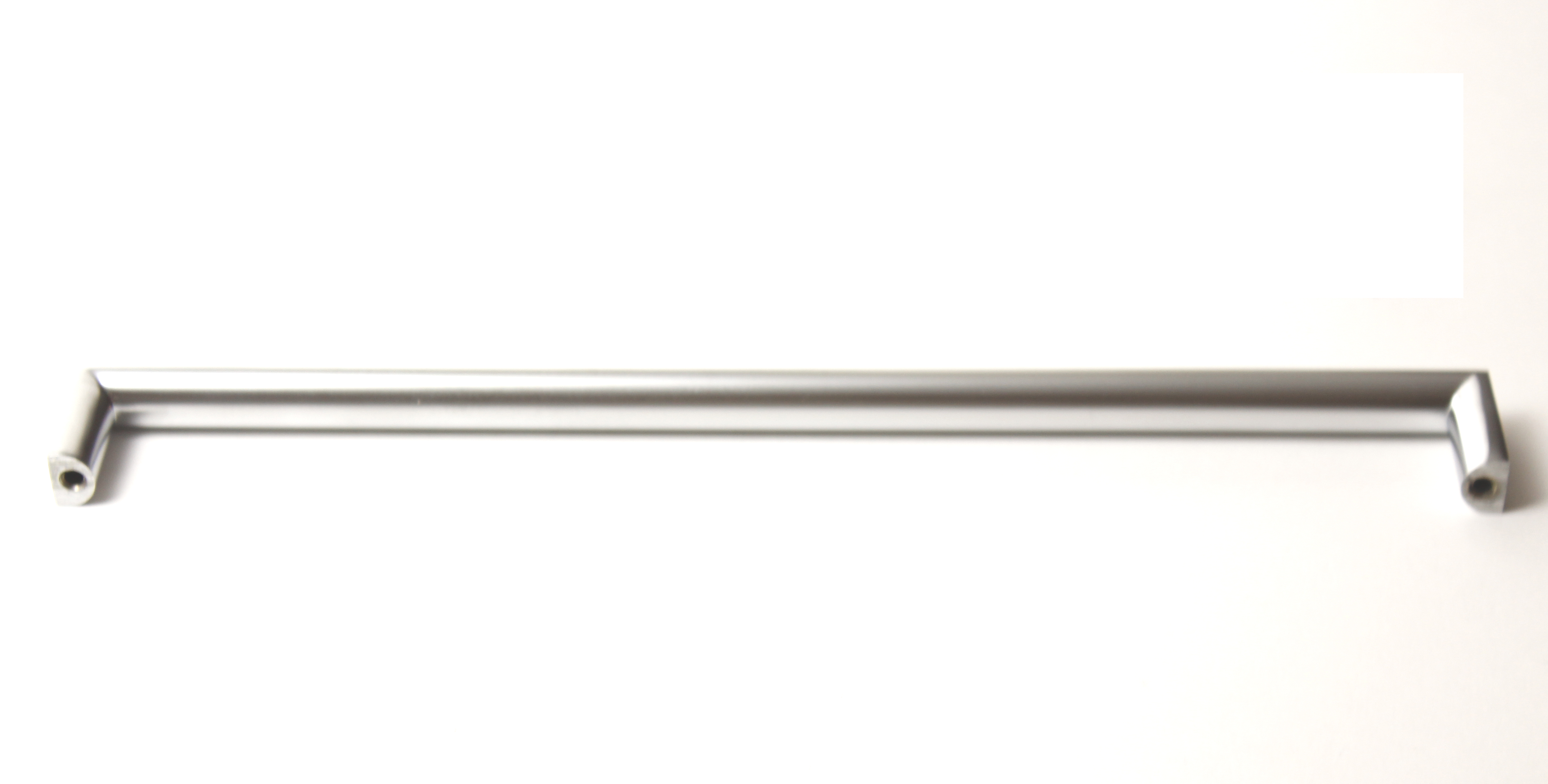 770002 úchytka rozteč 256mm satén chrom