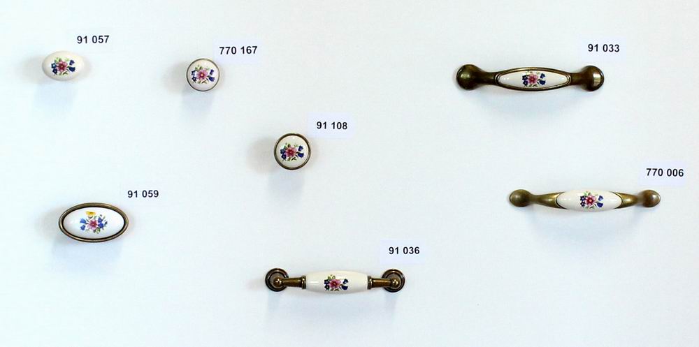 770006 úchytka rozteč 96mm porcelán kytka