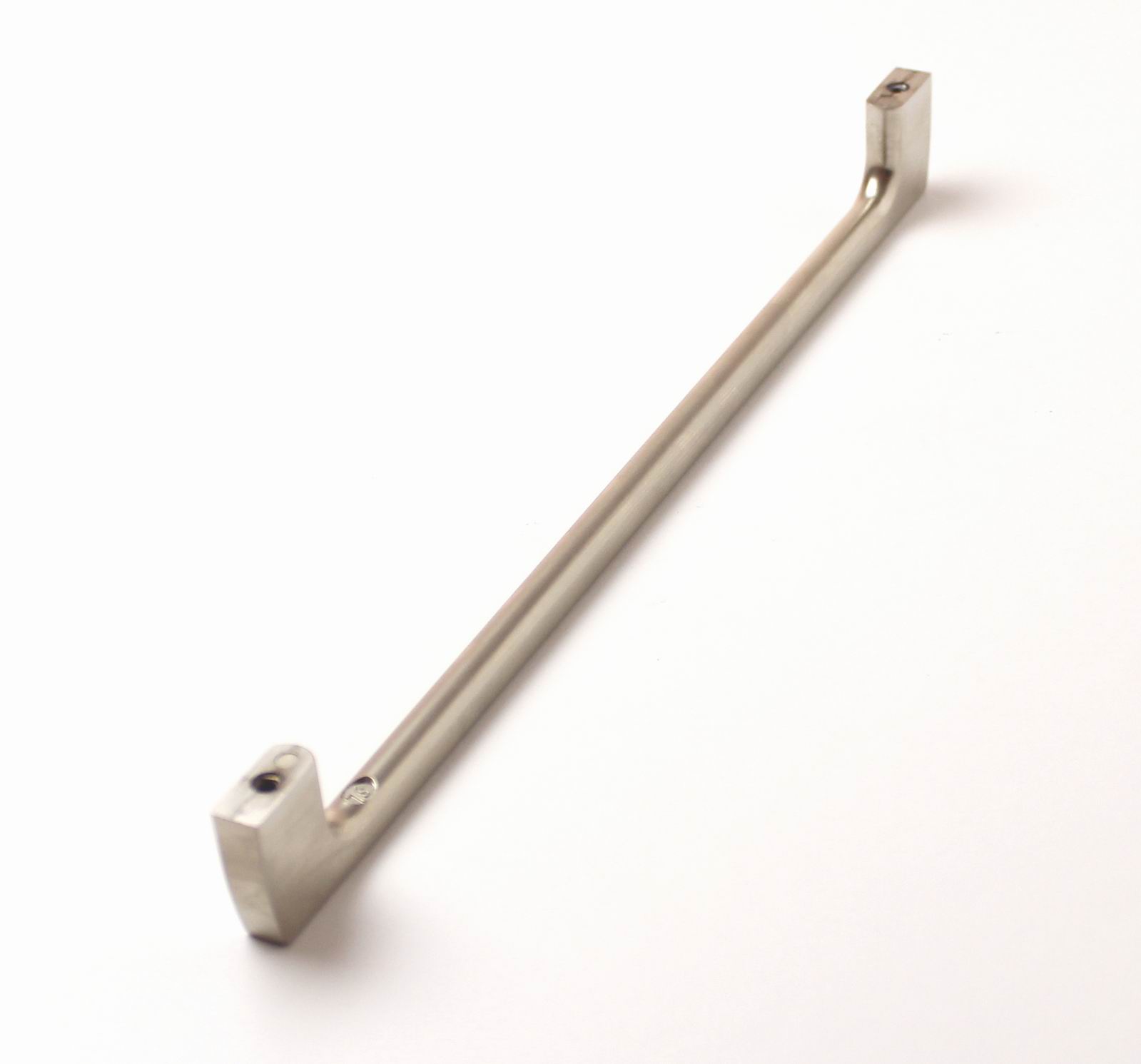 770011 úchytka  CELKA rozteč 256mm satén nikl