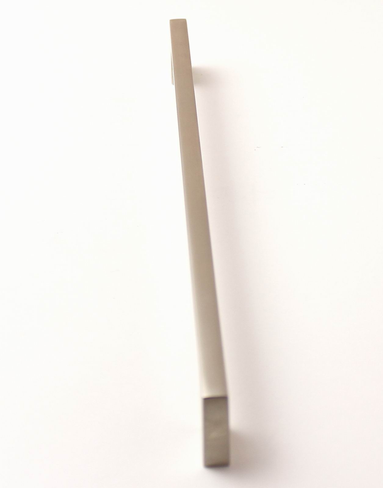 770011 úchytka  CELKA rozteč 256mm satén nikl