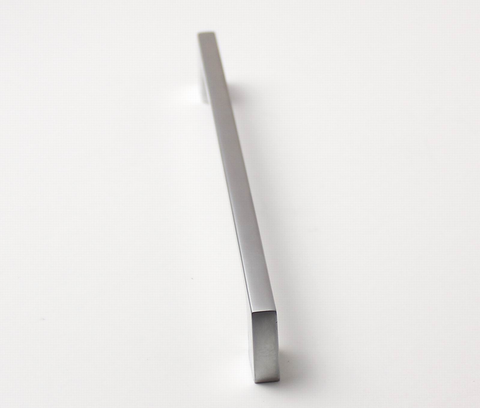 770015 úchytka  CELKA rozteč 192mm satén chrom