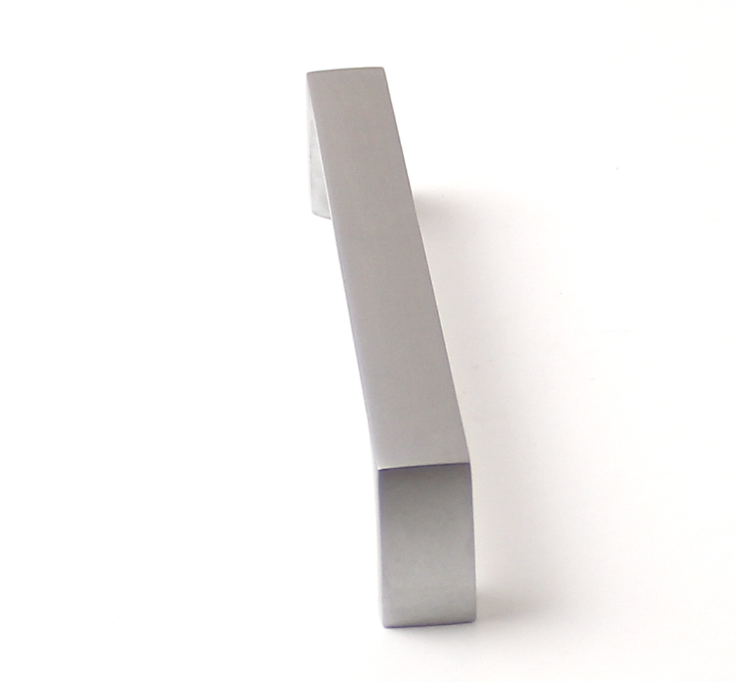 770029 úchytka  HELENA rozteč 128mm satén chrom