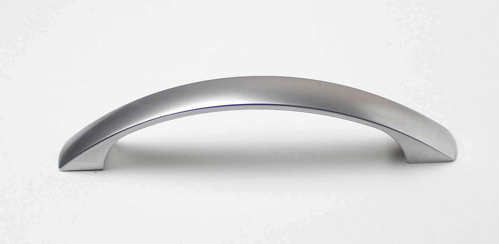 770038 úchytka  RUGBY rozteč 128mm satén chrom