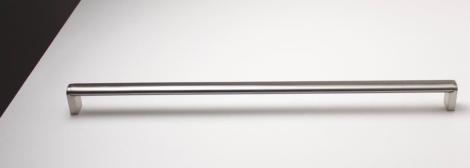 770042 úchytka rozteč 416mm nerez  RADKA