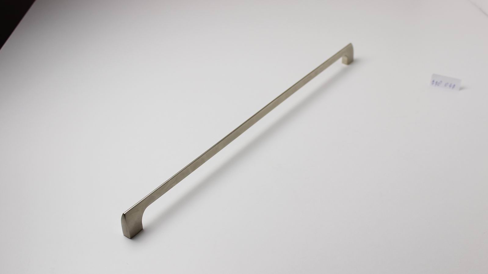 770047 úchytka ADAM rozteč 416mm satén nikl