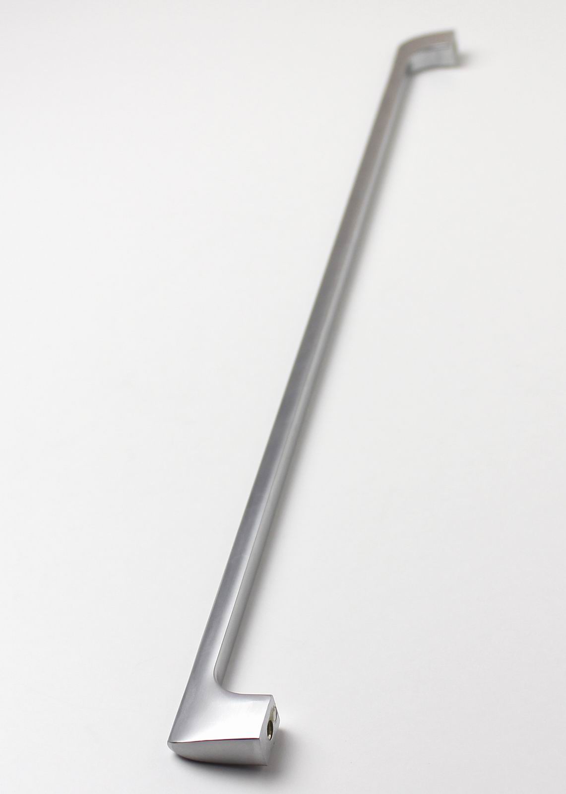 770048 úchytka ADAM rozteč 416mm satén chrom