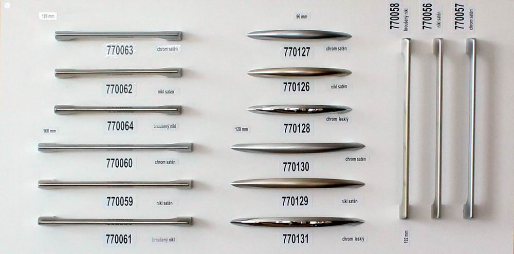 770063 úchytka ADAM rozteč 128mm satén chrom