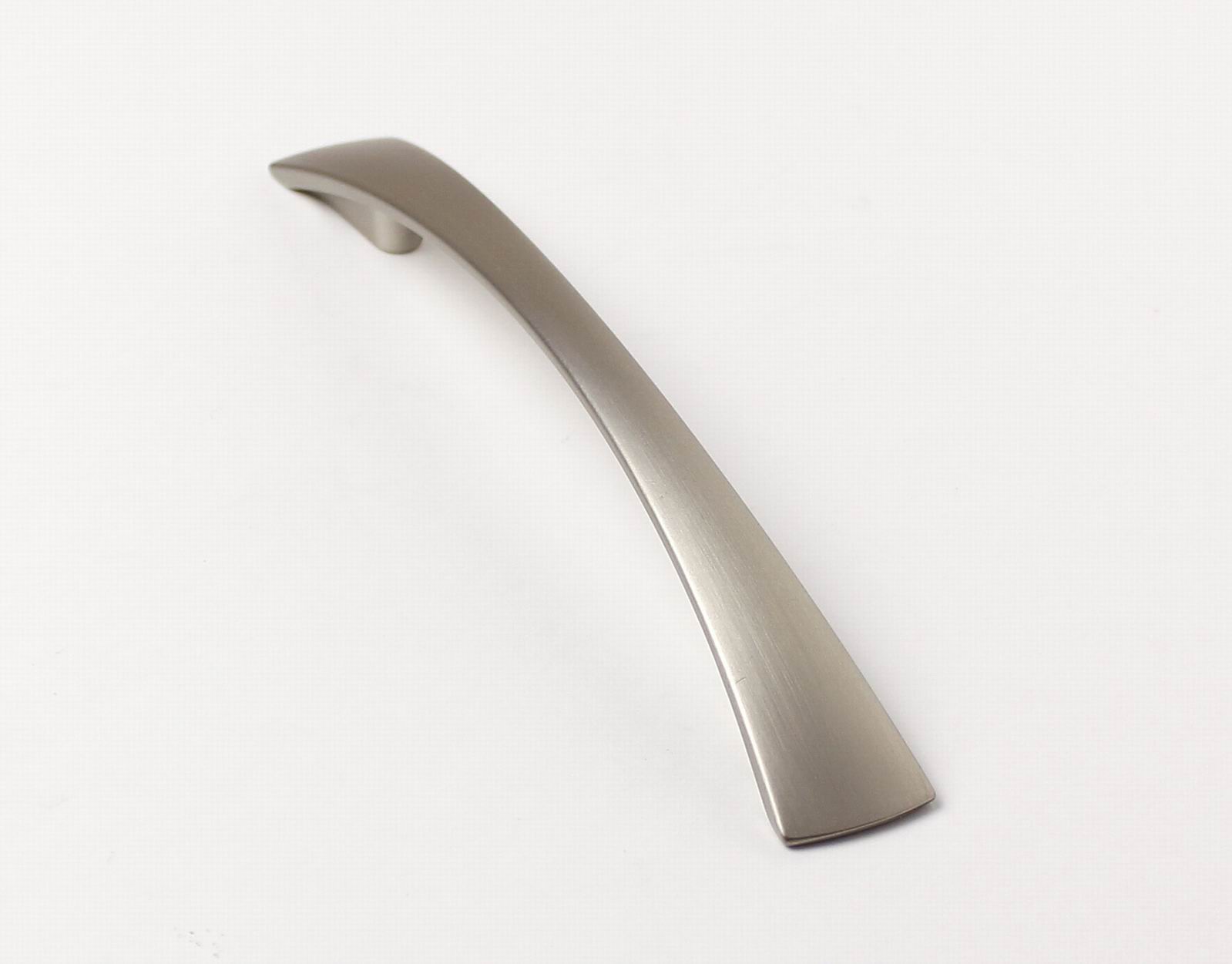 770084 úchytka  DARA rozteč 128mm mat broušený nikl