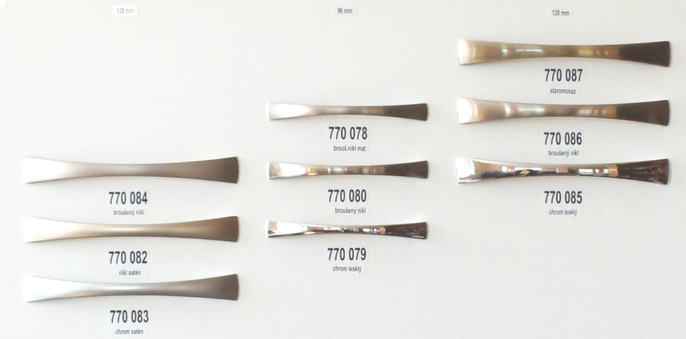 770087 úchytka  DARA rozteč 128mm staromosaz