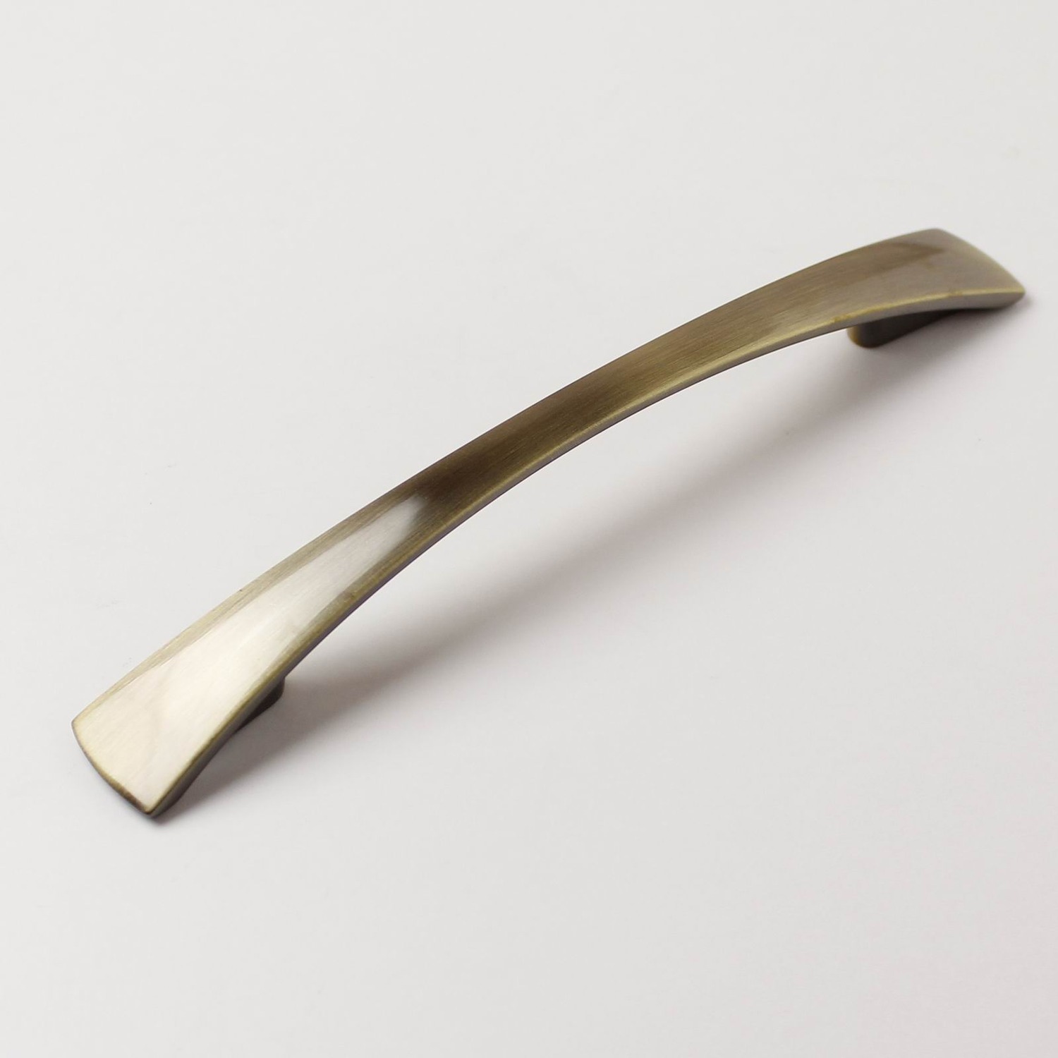 770087 úchytka  DARA rozteč 128mm staromosaz