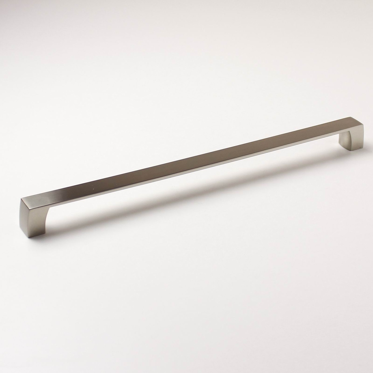 770113 úchytka JAKUB rozteč 320mm broušený nikl