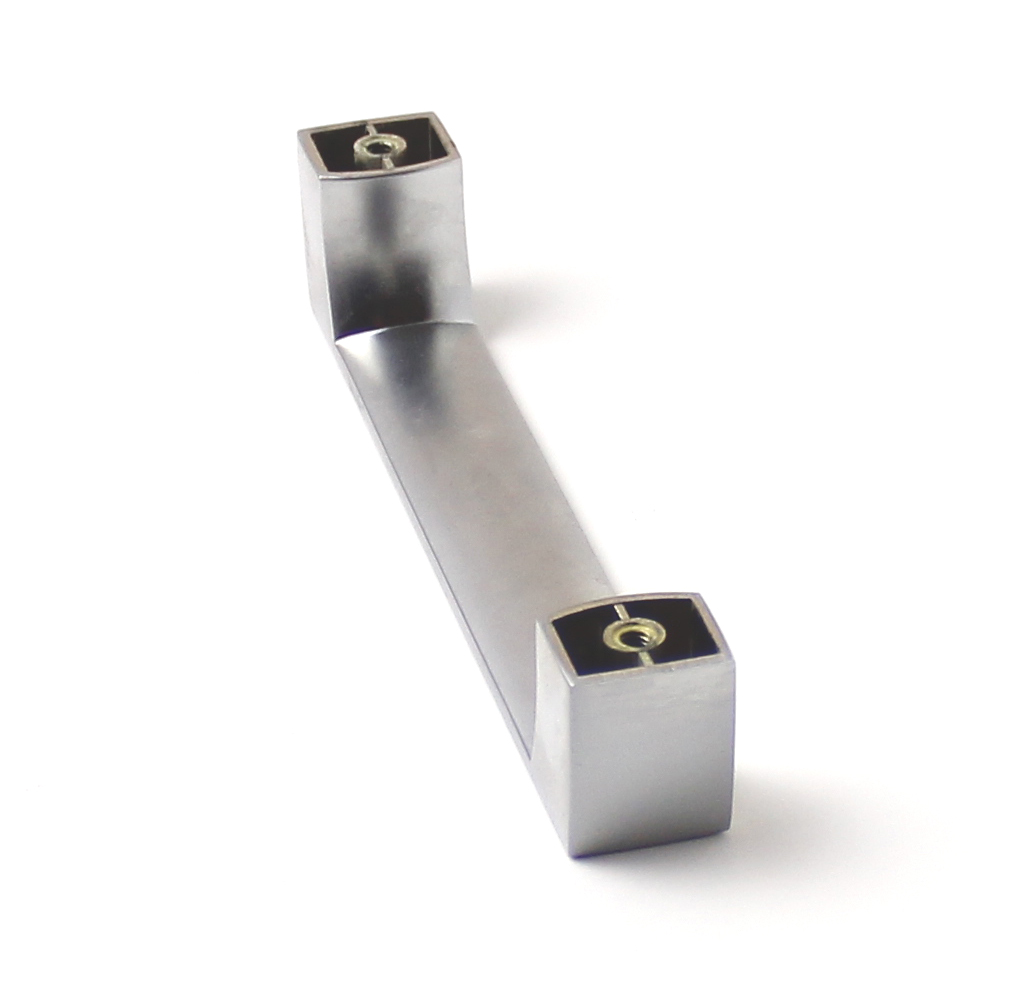 770123 úchytka JAKUB rozteč 128mm satén chrom