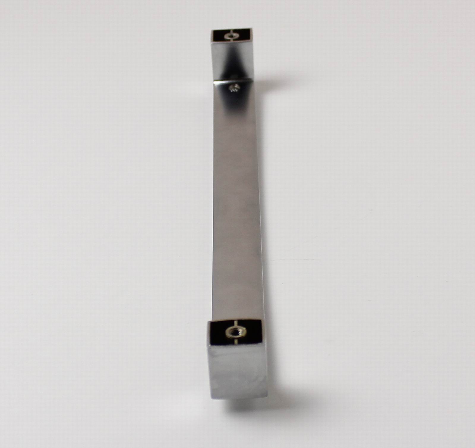 770138 úchytka VOJTA rozteč 256mm satén nikl