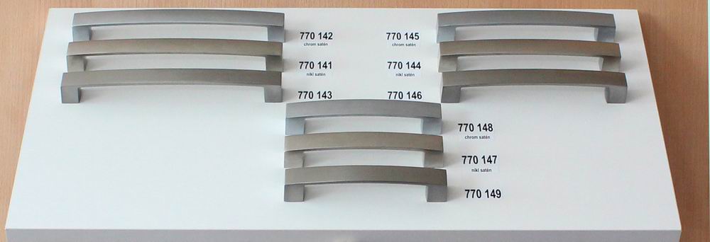 770141 úchytka VOJTA rozteč 192mm satén nikl