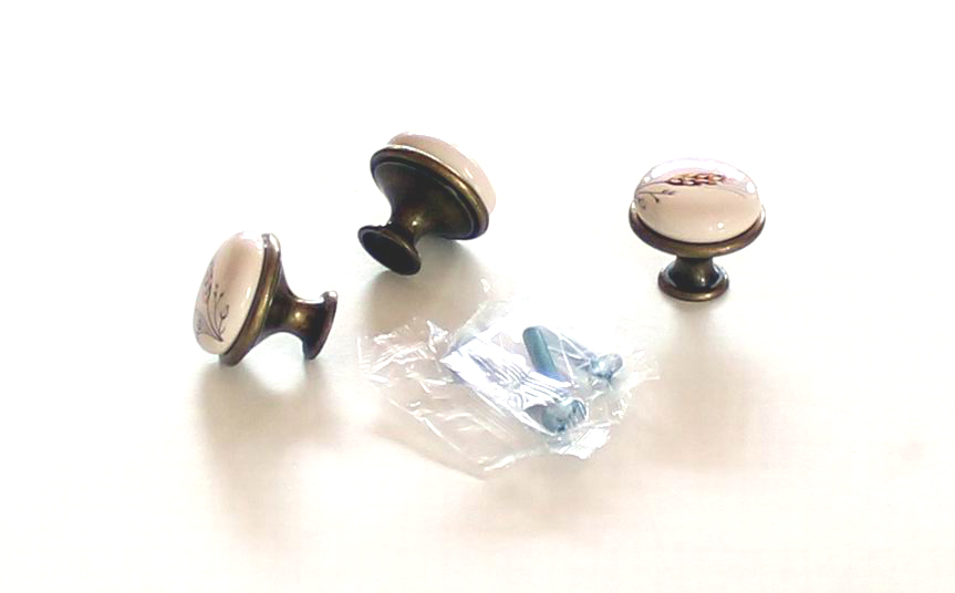 770166 knopka 29mm porcelán klásek