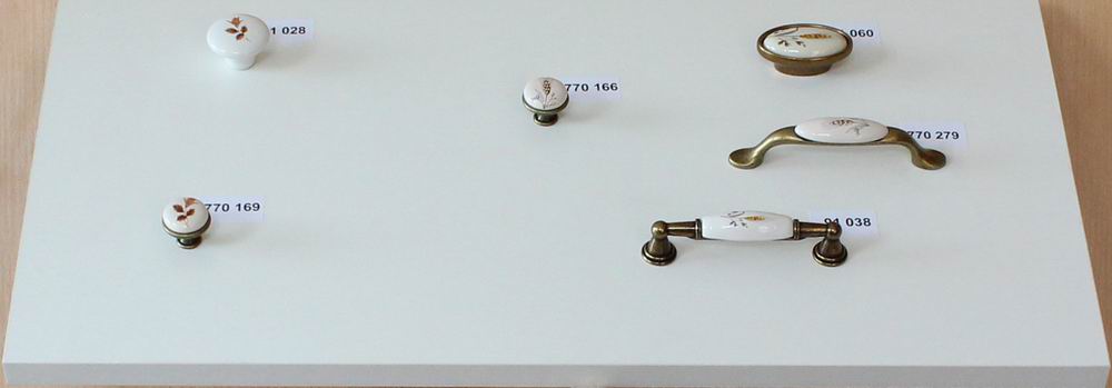 770166 knopka 29mm porcelán klásek