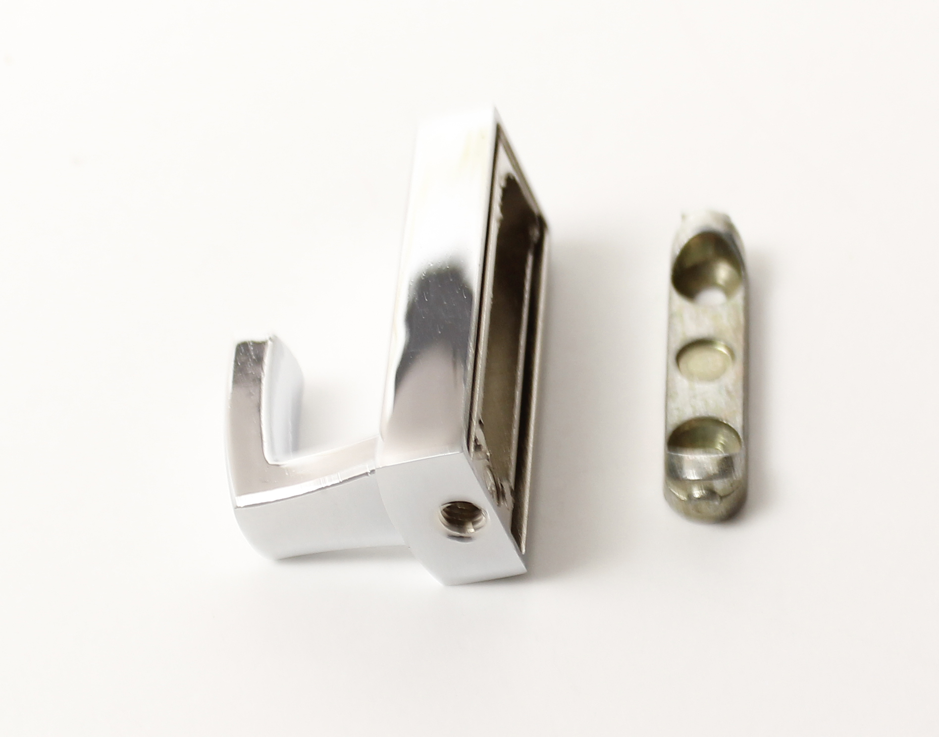 770189 háček kov chrom