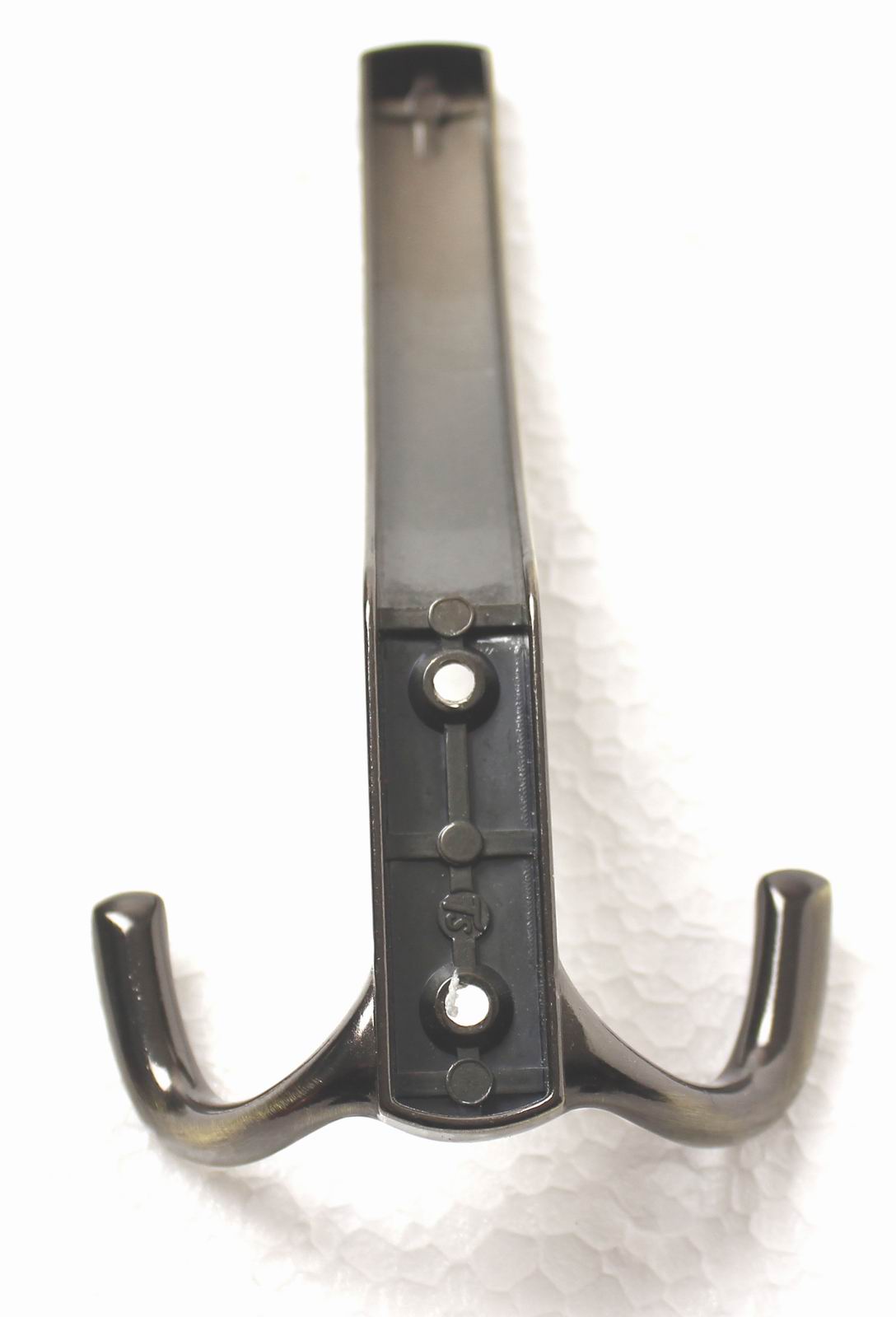 770215 věšák kov staromosaz