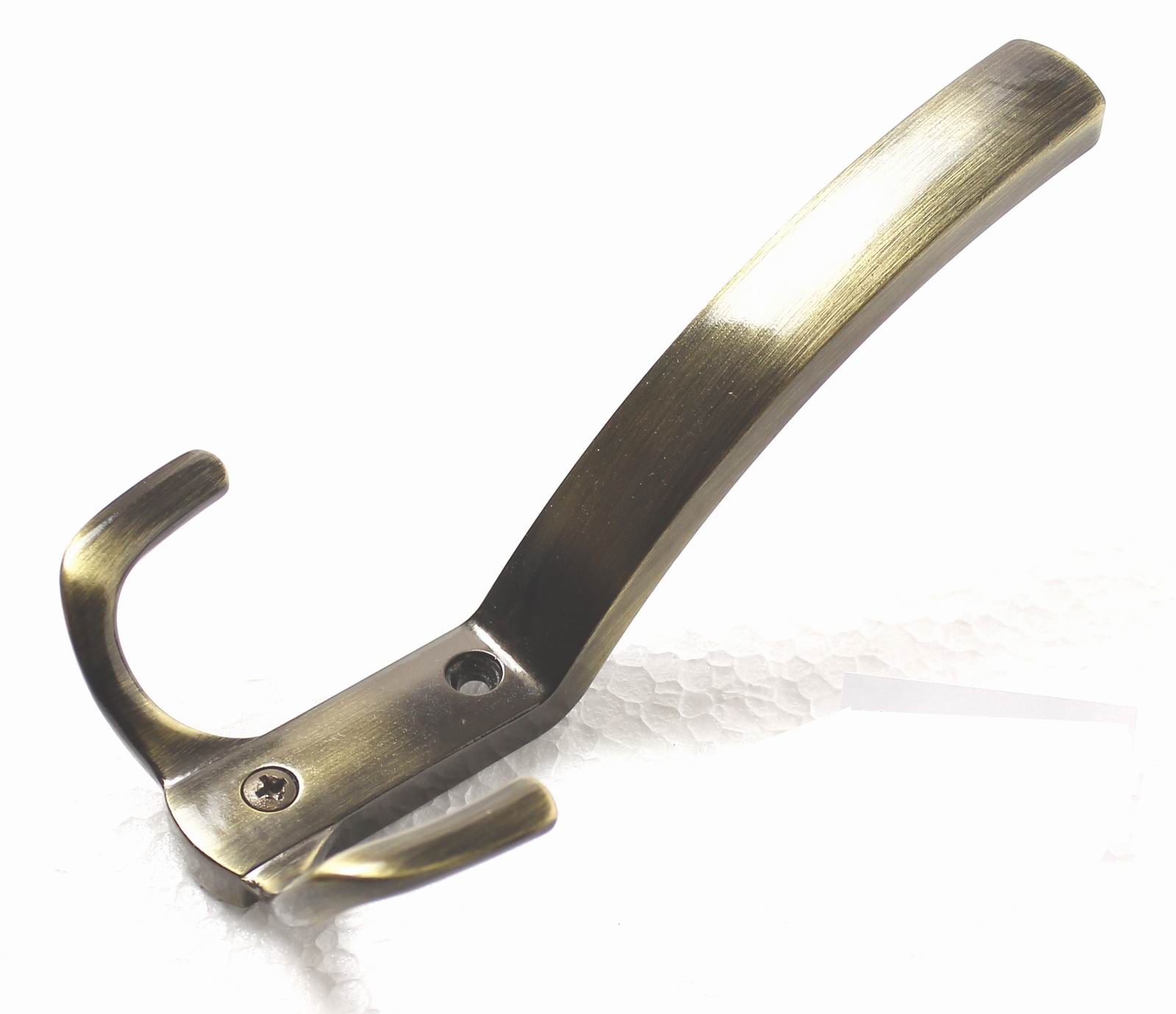 770215 věšák kov staromosaz