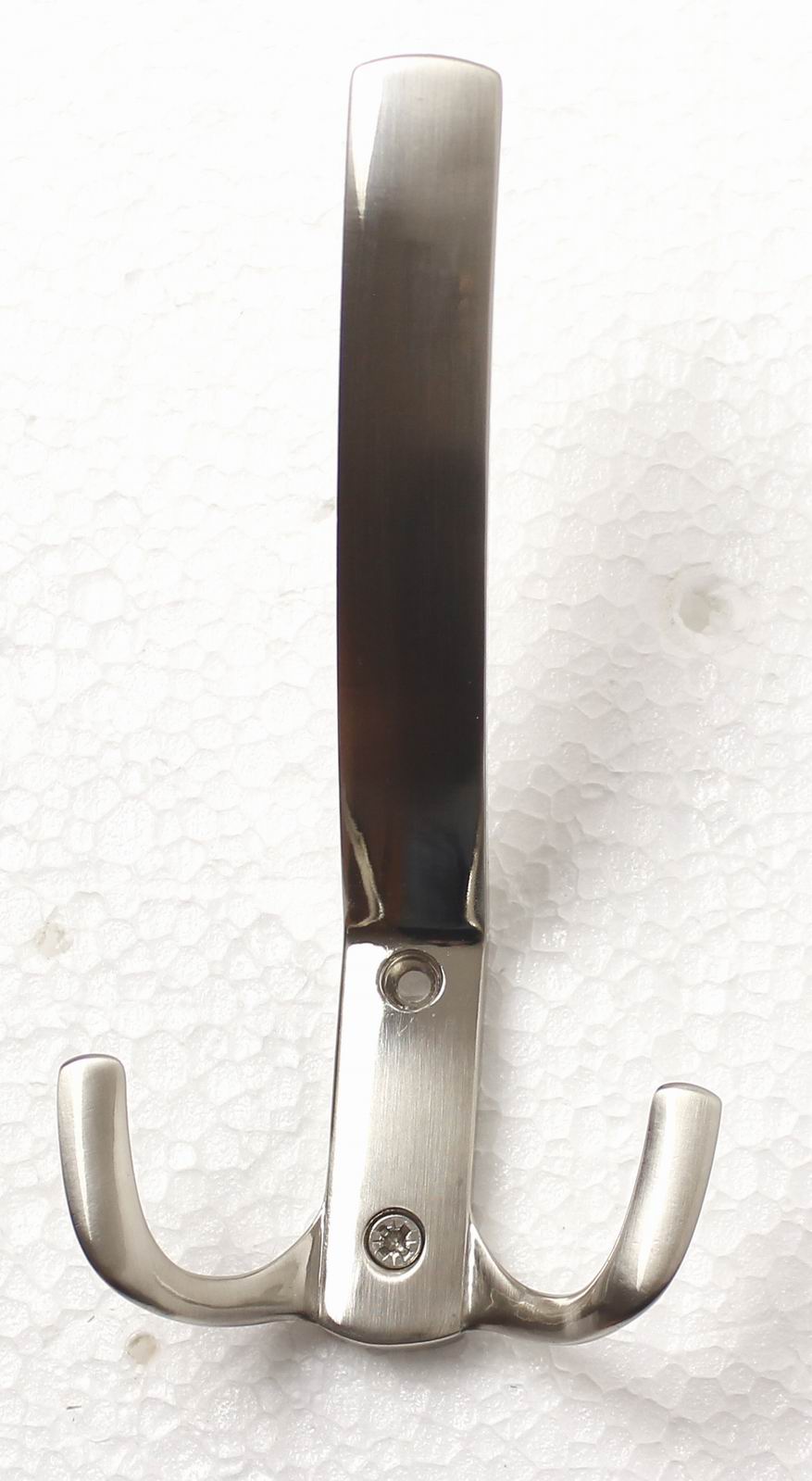 770216 věšák kov broušený nikl