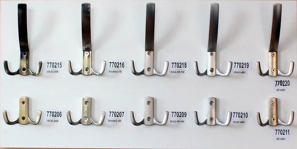 770216 věšák kov broušený nikl