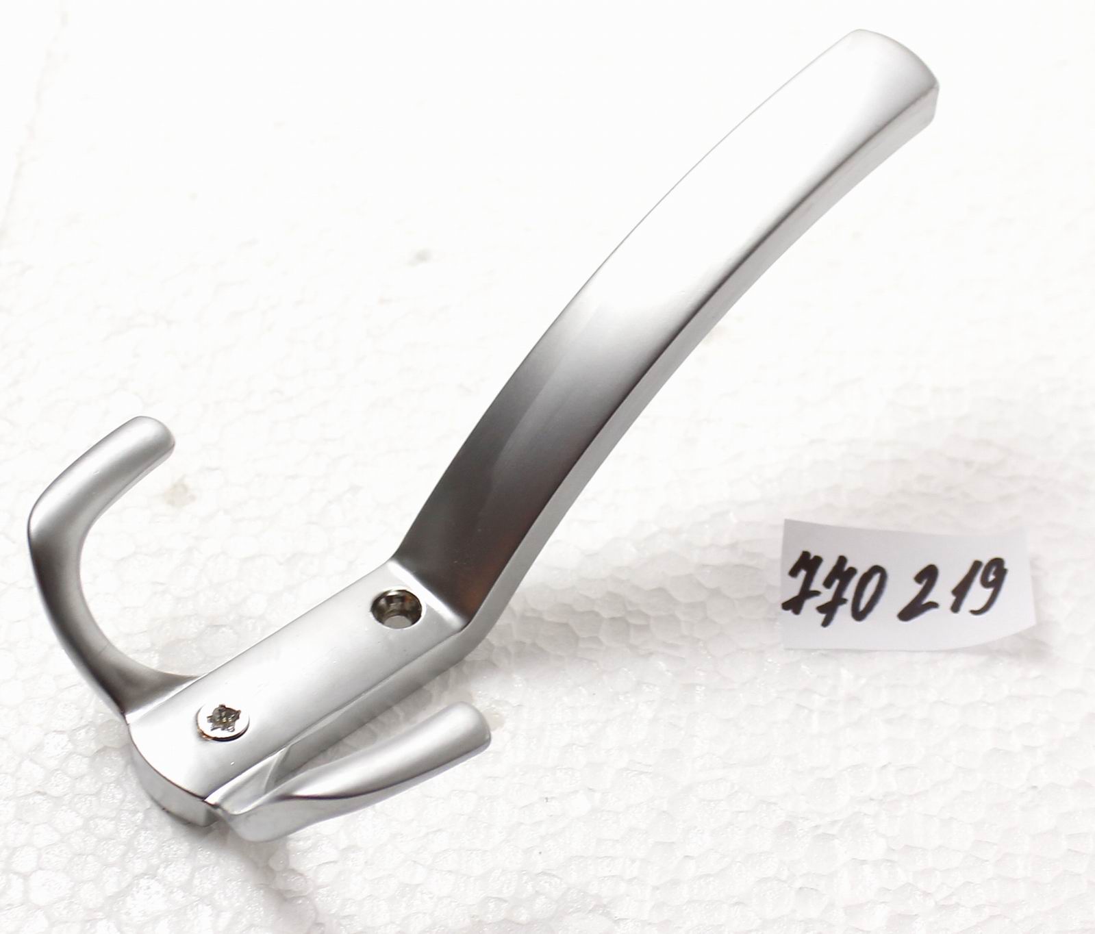 770219 věšák kov satén chrom