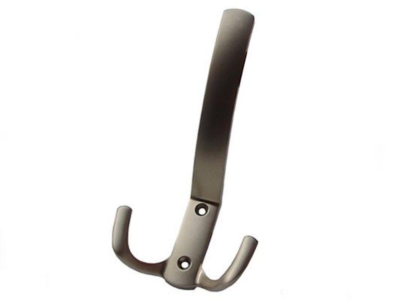 770220 věšák kov satén nikl