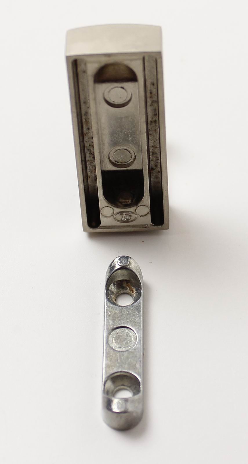 770233 háček kov satén nikl