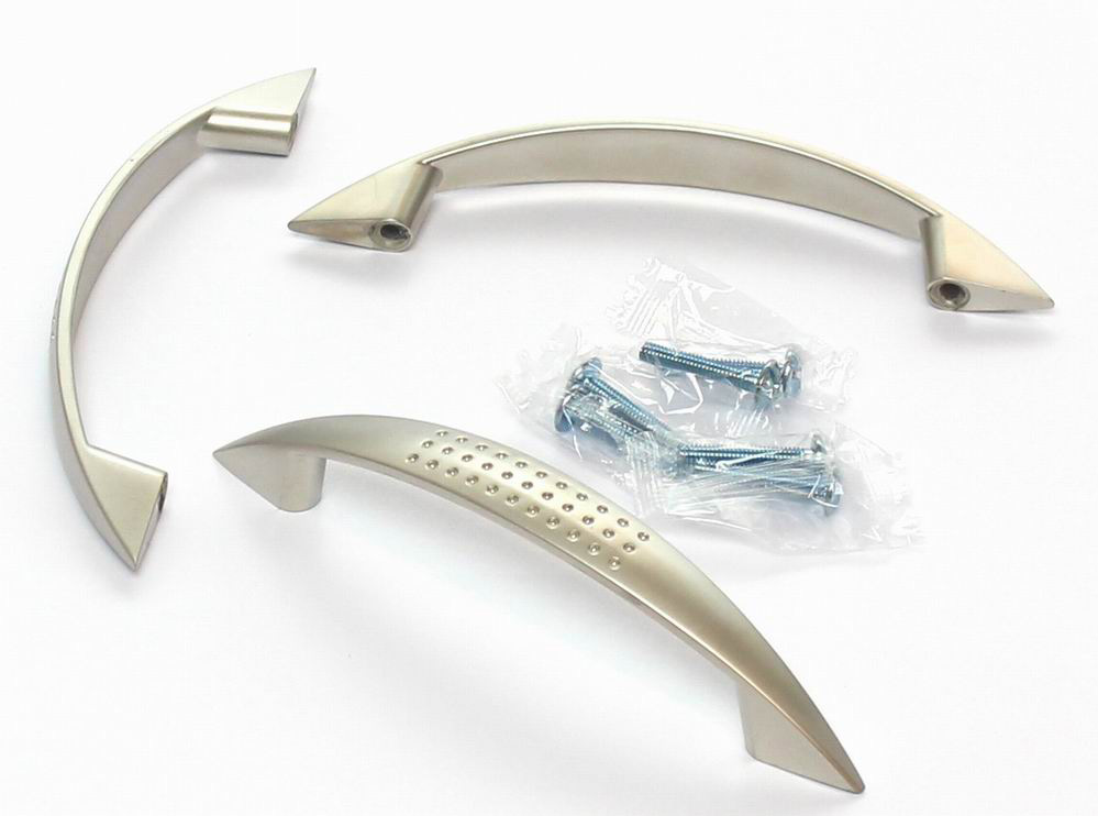 770278 úchytka  DANIEL rozteč 96mm satén nikl