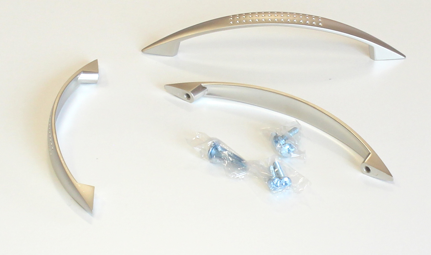 770294 úchytka  DANIEL rozteč 128mm satén nikl