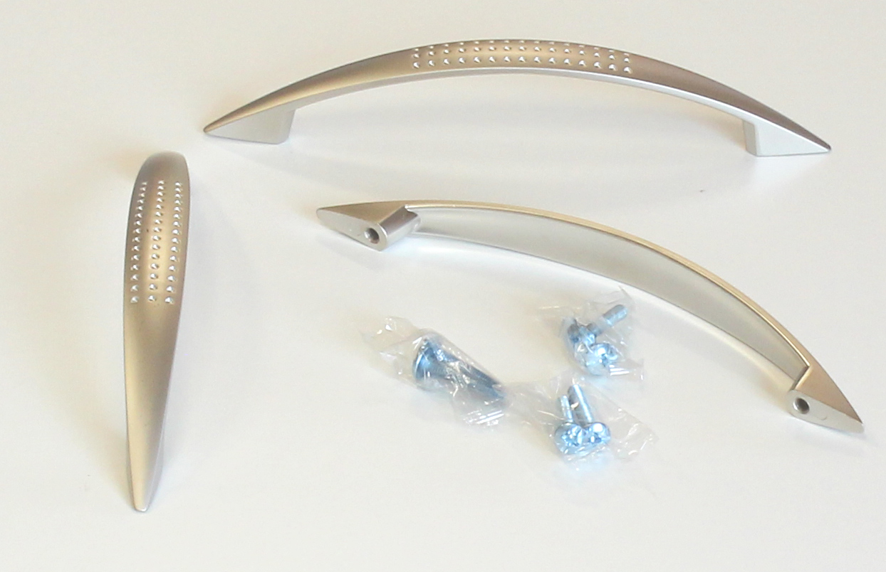 770294 úchytka  DANIEL rozteč 128mm satén nikl