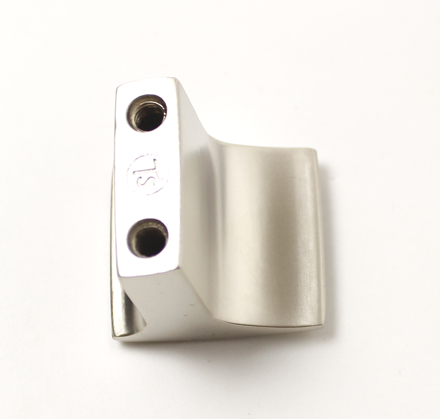 770312 knopka kov rozteč 16mm satén nikl