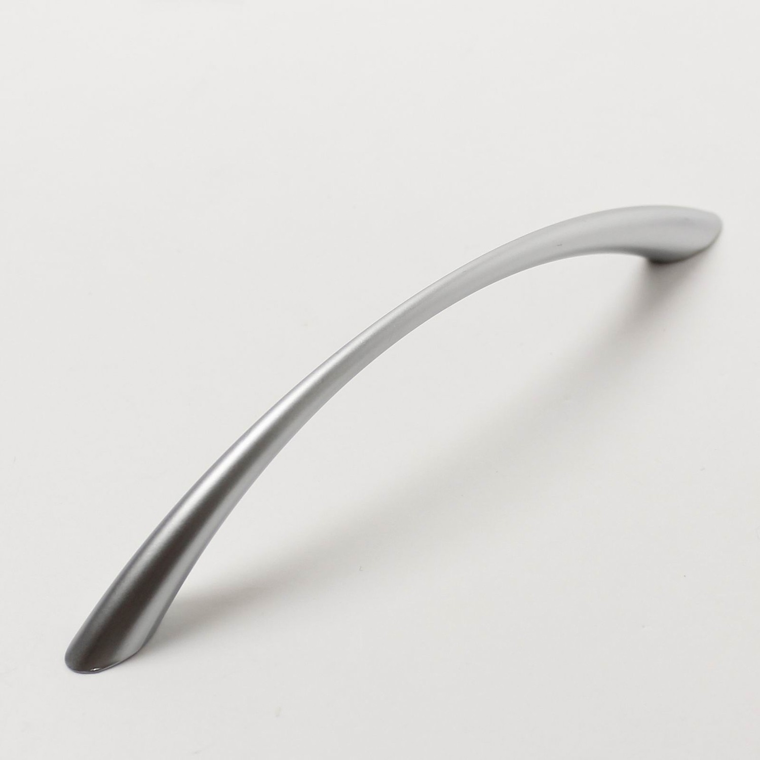 770362 úchytka  KLASIKA  rozteč 128mm satén chrom