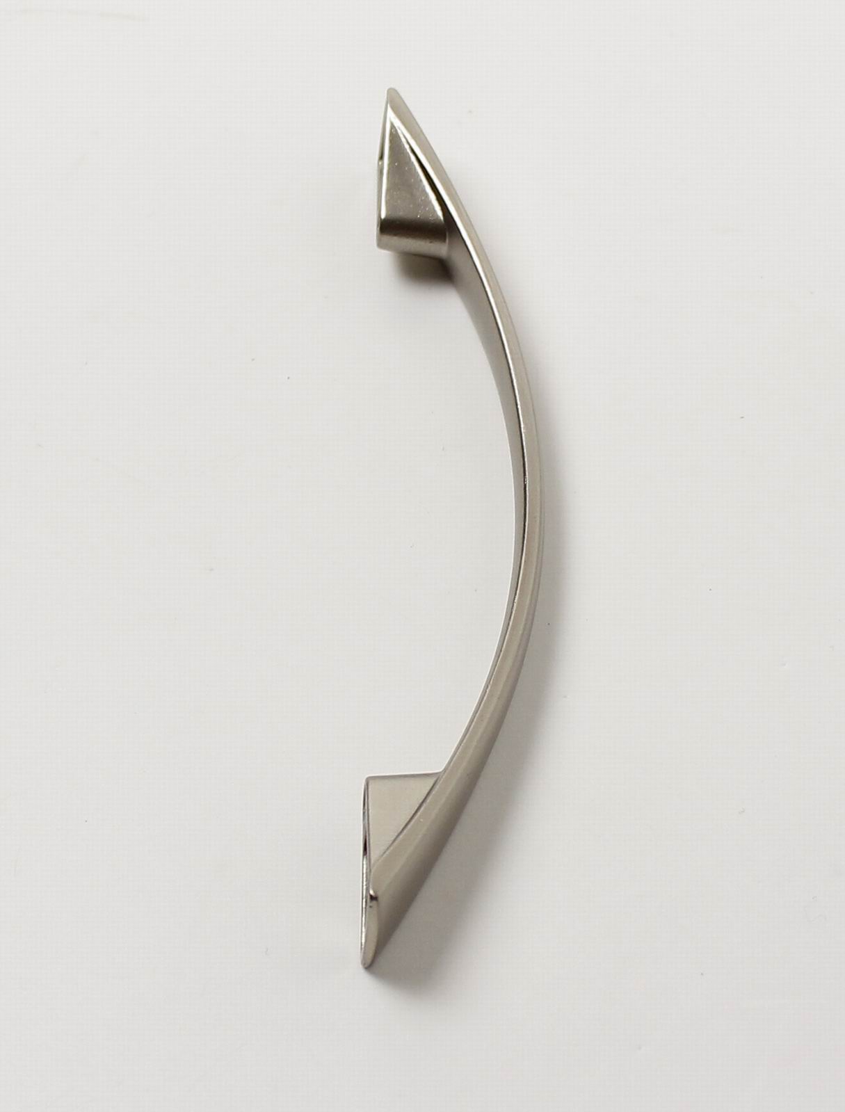 770377 úchytka  DARA rozteč 96mm Broušený nikl matný