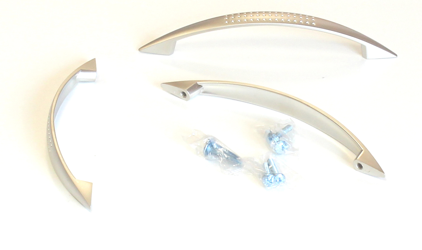 770379 úchytka DANIEL rozteč 128mm nikl satén