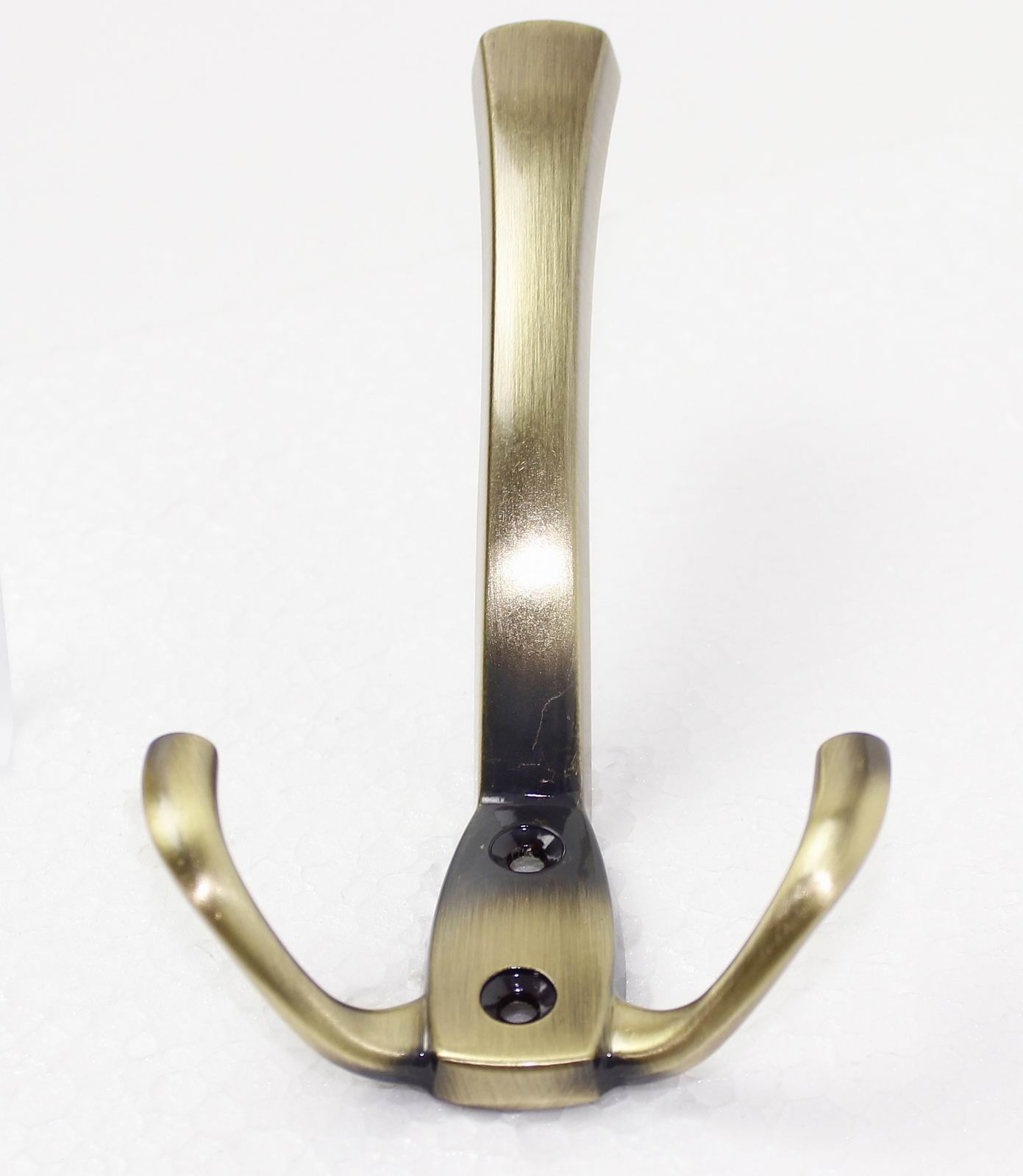 770384 věšák kov staromosaz