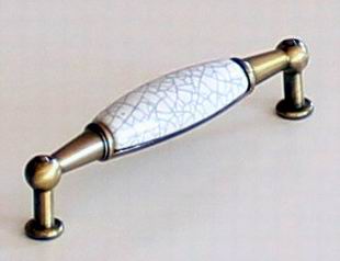 81004 úchytka rozteč 96mm staromos. mramor