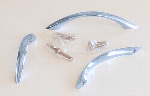 81011 úchytka kov rozteč 96mm stříbrná