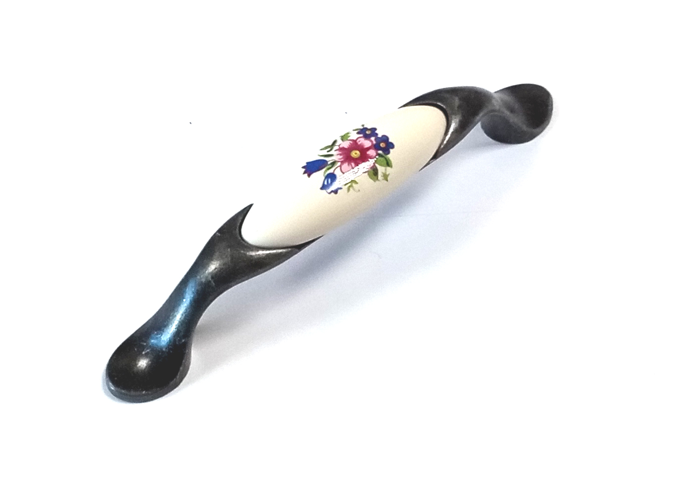 81108 úchytka rozteč 96mm starostř. porcelán bar.kytk