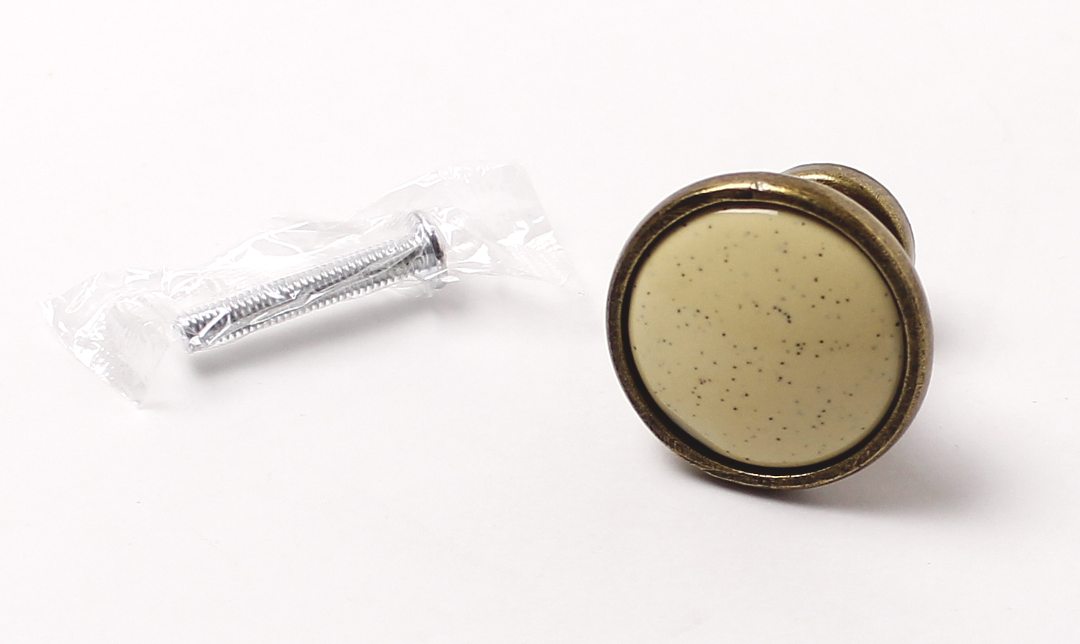 91026 knopka 30,5mm, porcelánová pepř