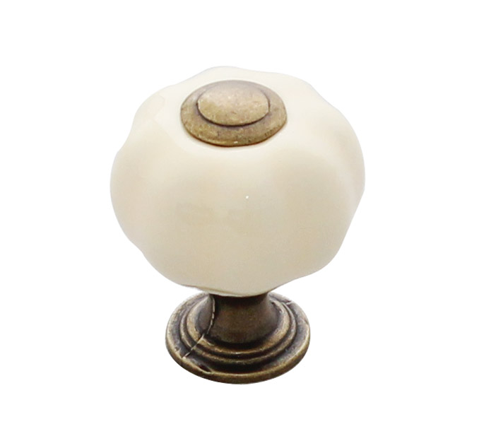 91061 knopka porcelánová 25mm staromosaz
