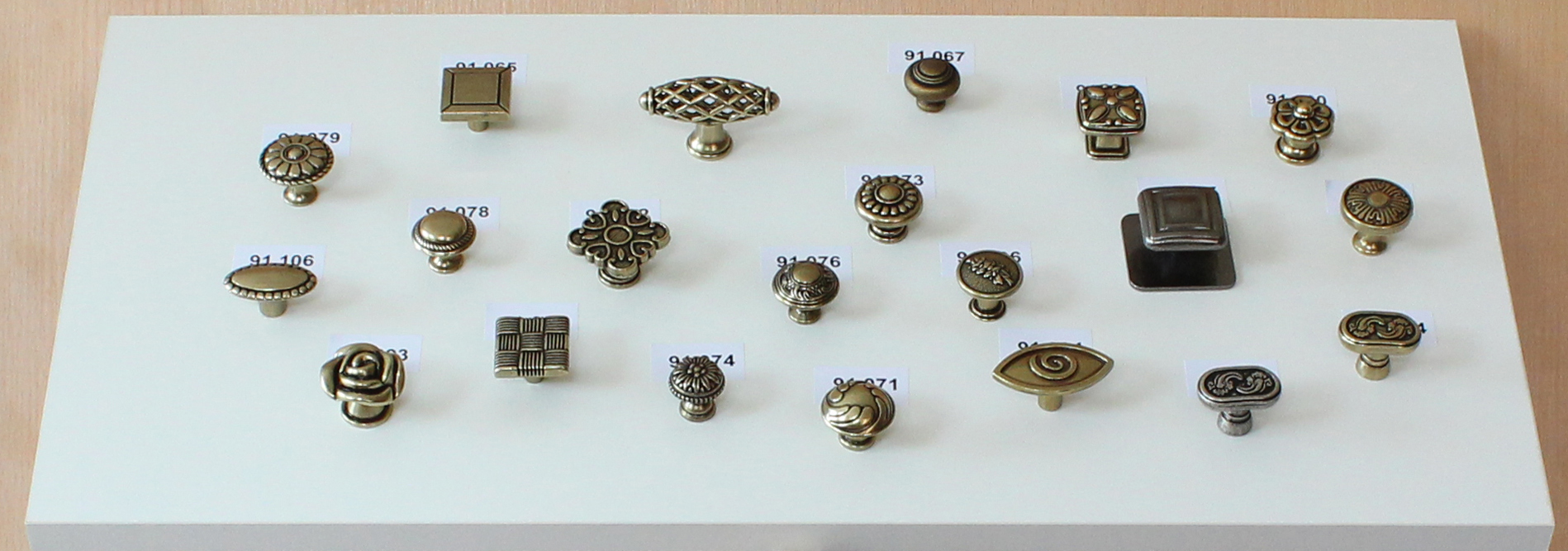 91088 knopka rustiko čtverec 31x31mm, staromosaz