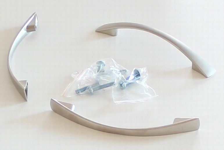 91109 úchytka U024 rozteč 96mm sat.nikl