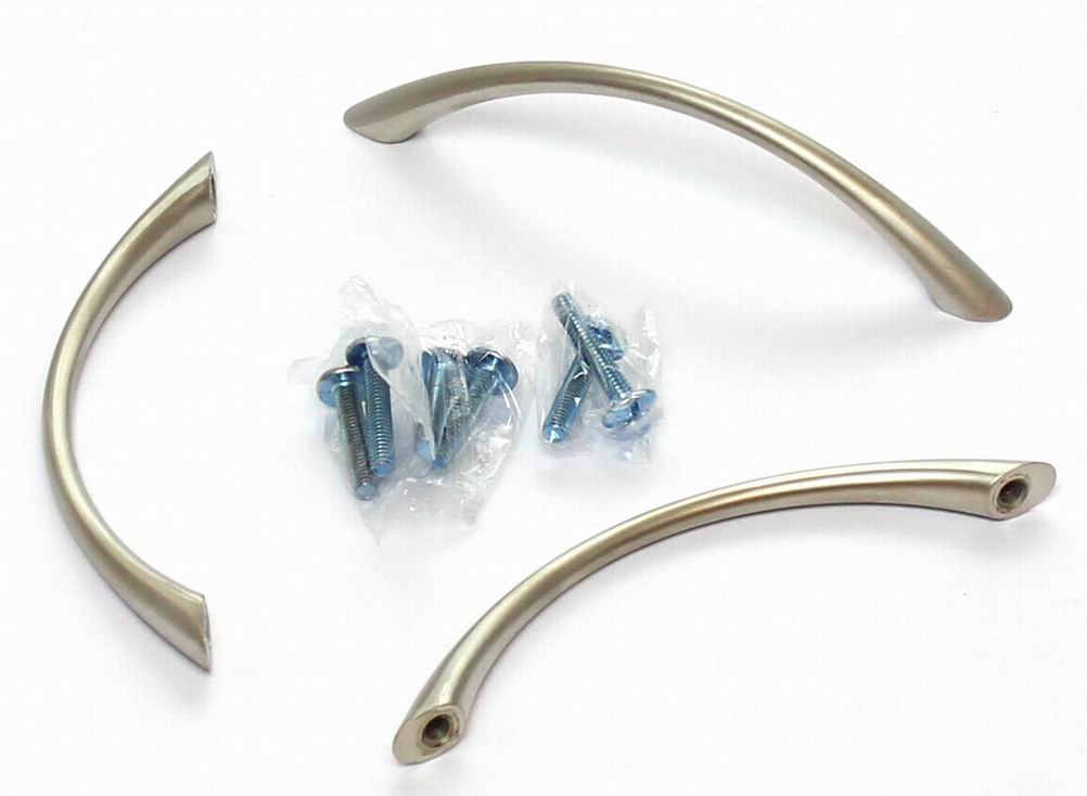 91117 úchytka rozteč 96mm sat.nikl (U020)