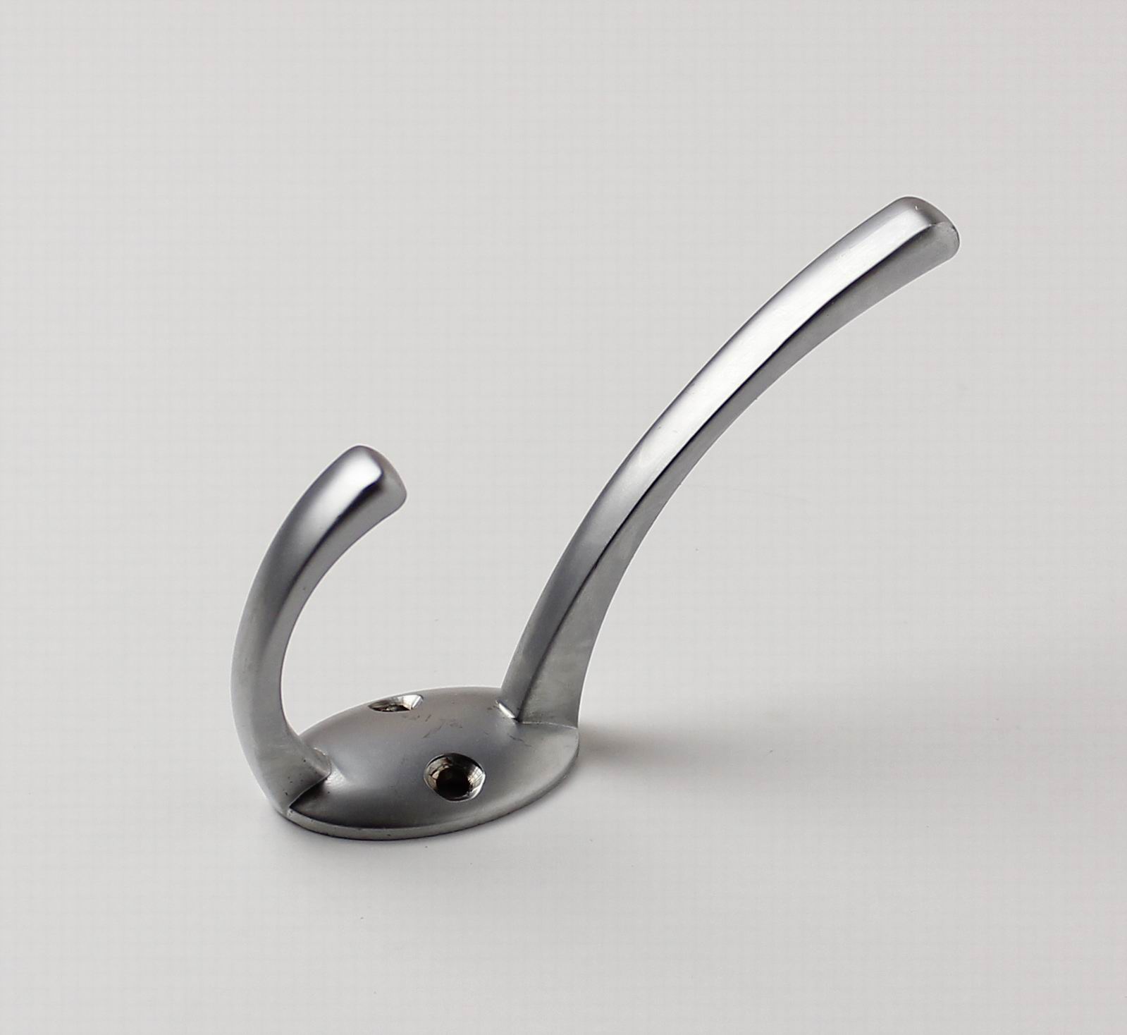 91122 věšák kloboukový satén chrom