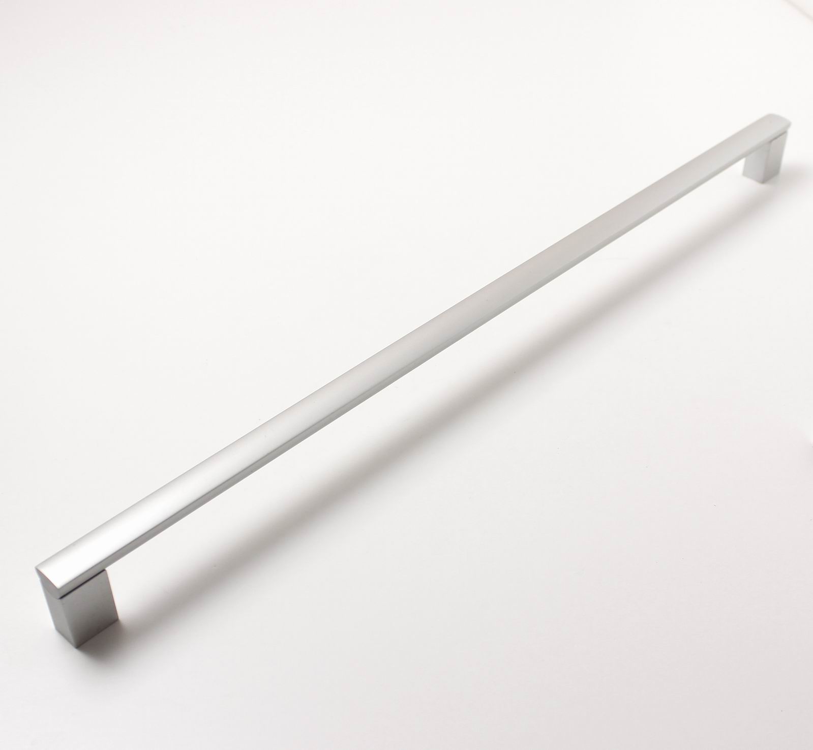 91415- úchytka 480mm hliník