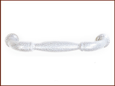 US2 Úchyt 94-96mm komaxit šedý