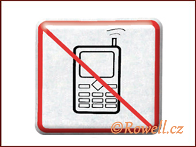 NZ. 'Zákaz telefon' stříbrná